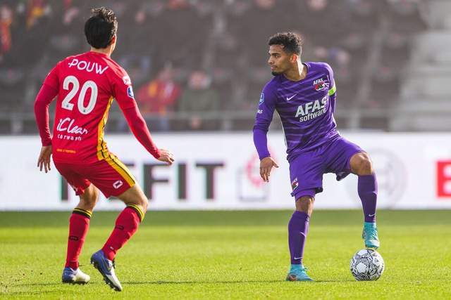 格林37分火箭大胜奇才4连胜 雄鹿逆转战胜76人